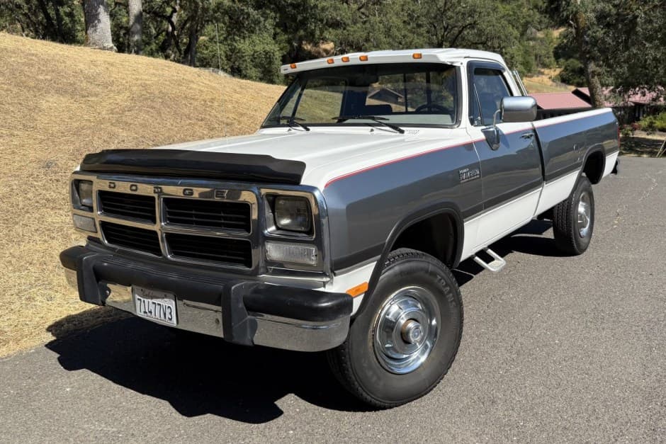 1993 Dodge Ram (1981-1993) sold for $30,500