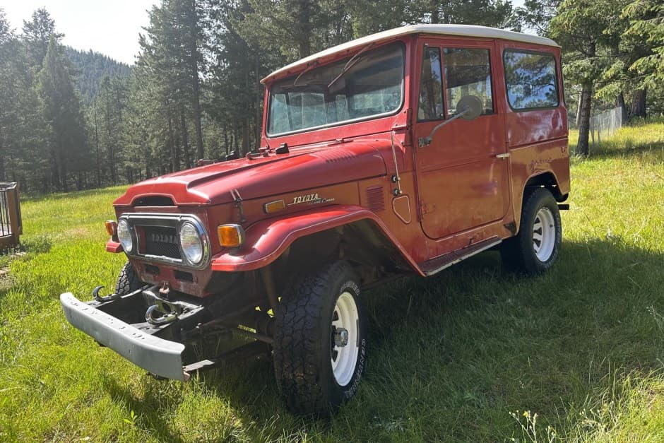 1972 Toyota Land Cruiser FJ40 sold for $14,500