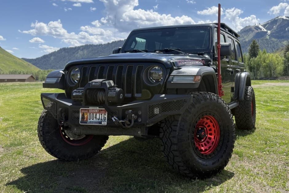2019 Jeep Wrangler JL (2018+) sold for $28,250
