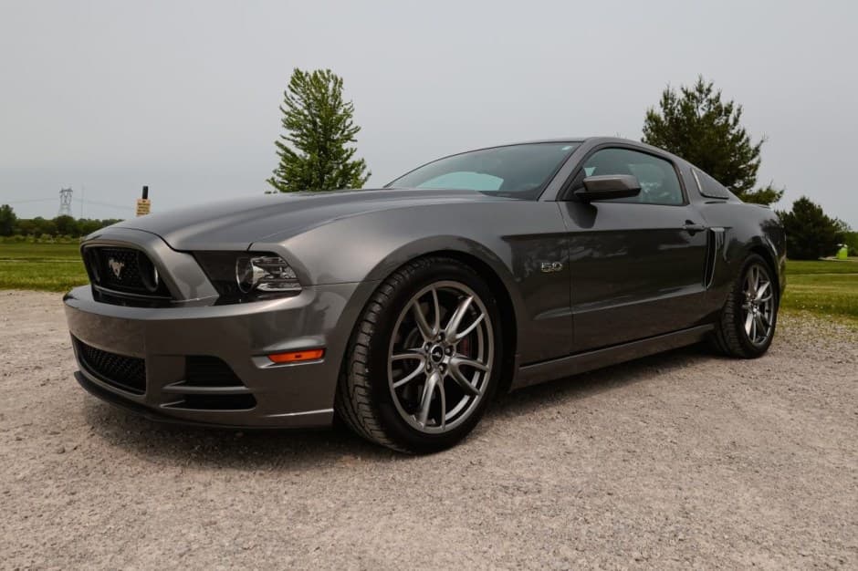 2014 Ford Mustang S197 2005-2014 sold for $27,000