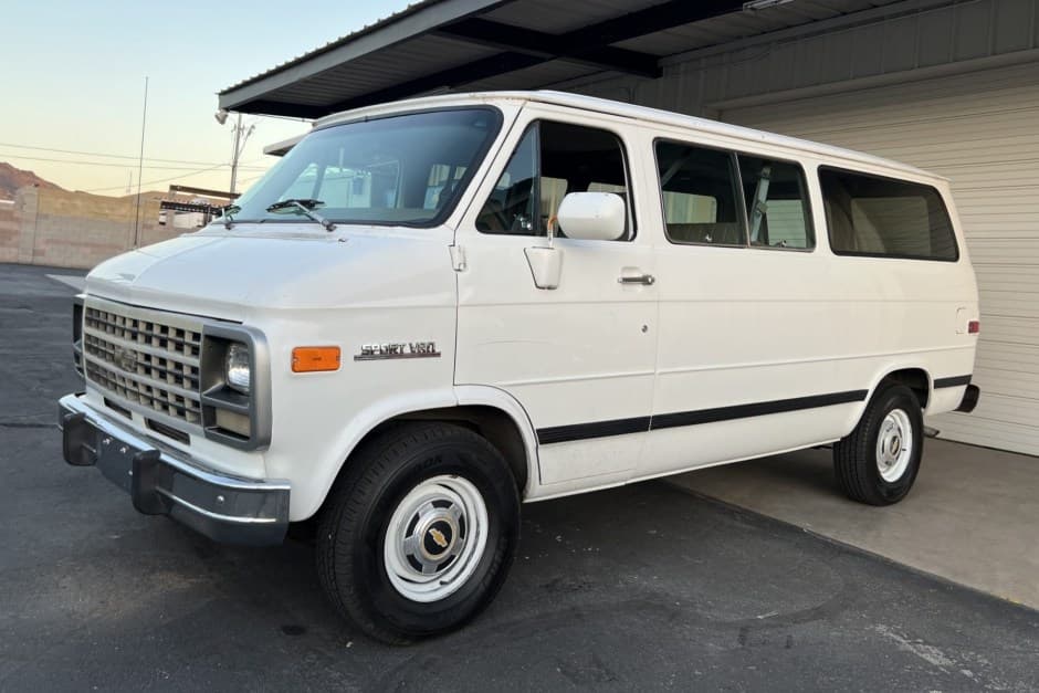 1992 Chevrolet G-Series Van sold for $9,200