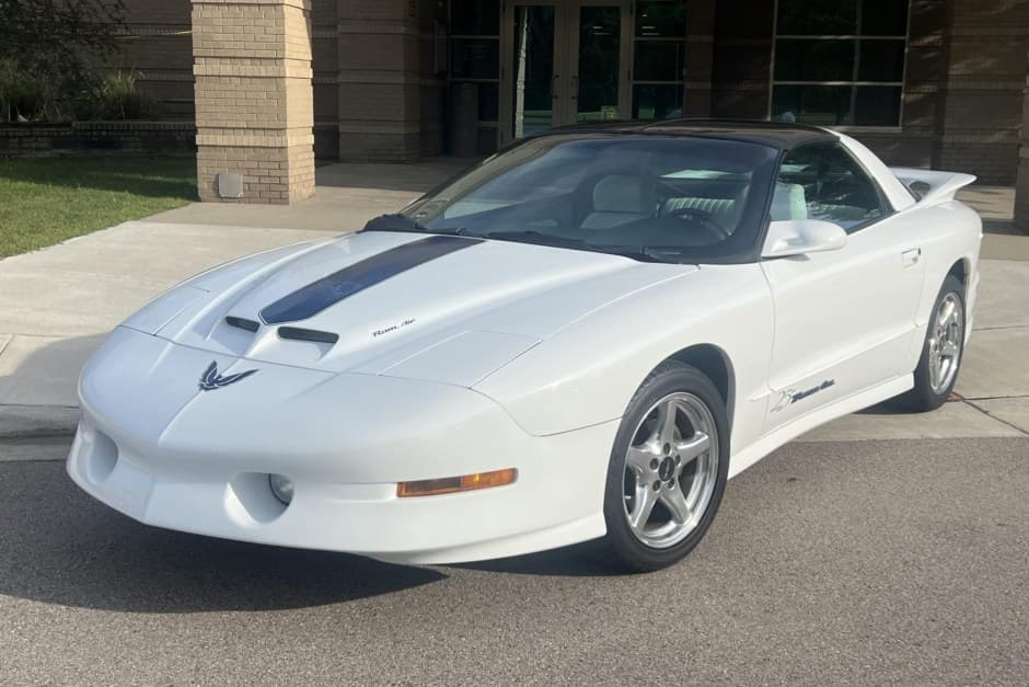 1994 Pontiac Firebird (1993-2002) sold for $15,000