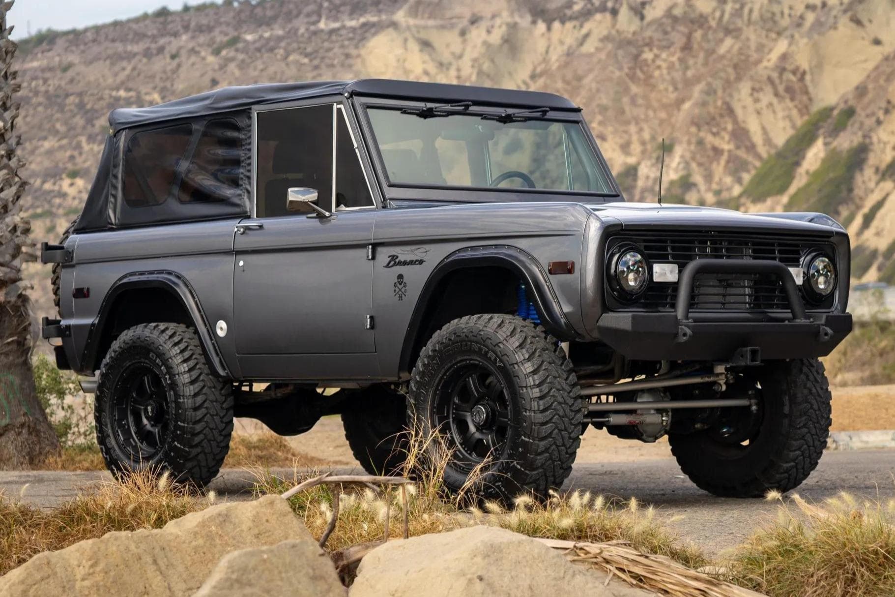 1976 Ford Bronco sold for $46,750
