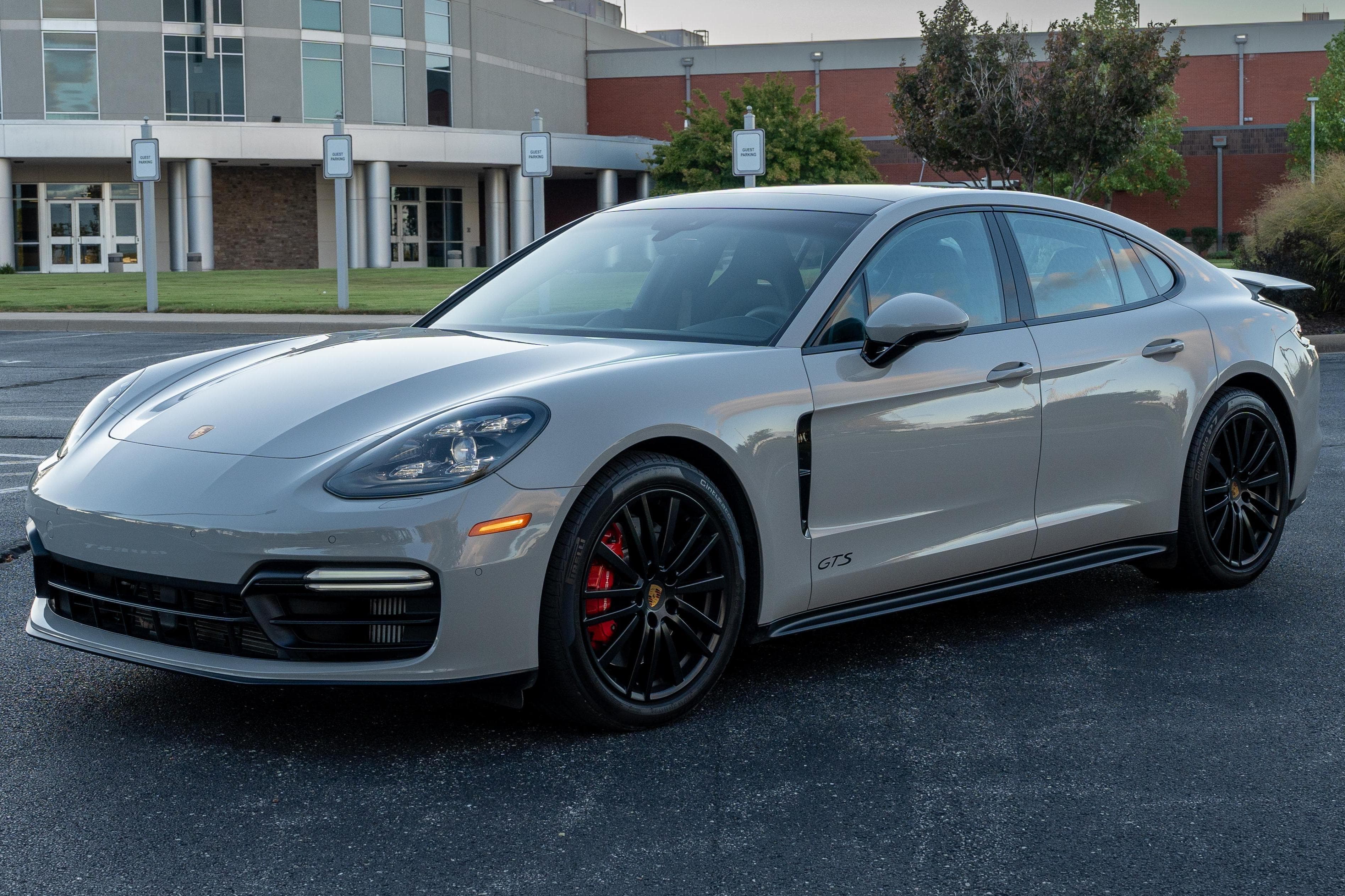 2019 Porsche Panamera sold for $72,550