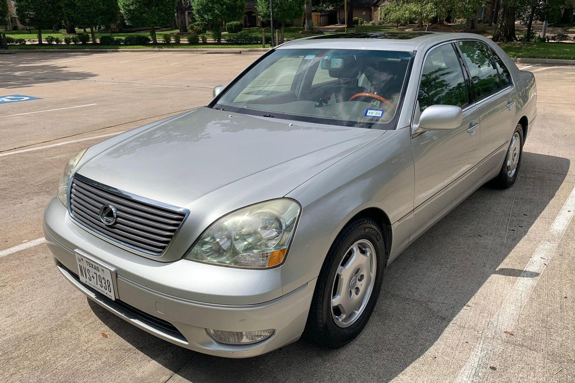 2002 Lexus LS sold for $5,450