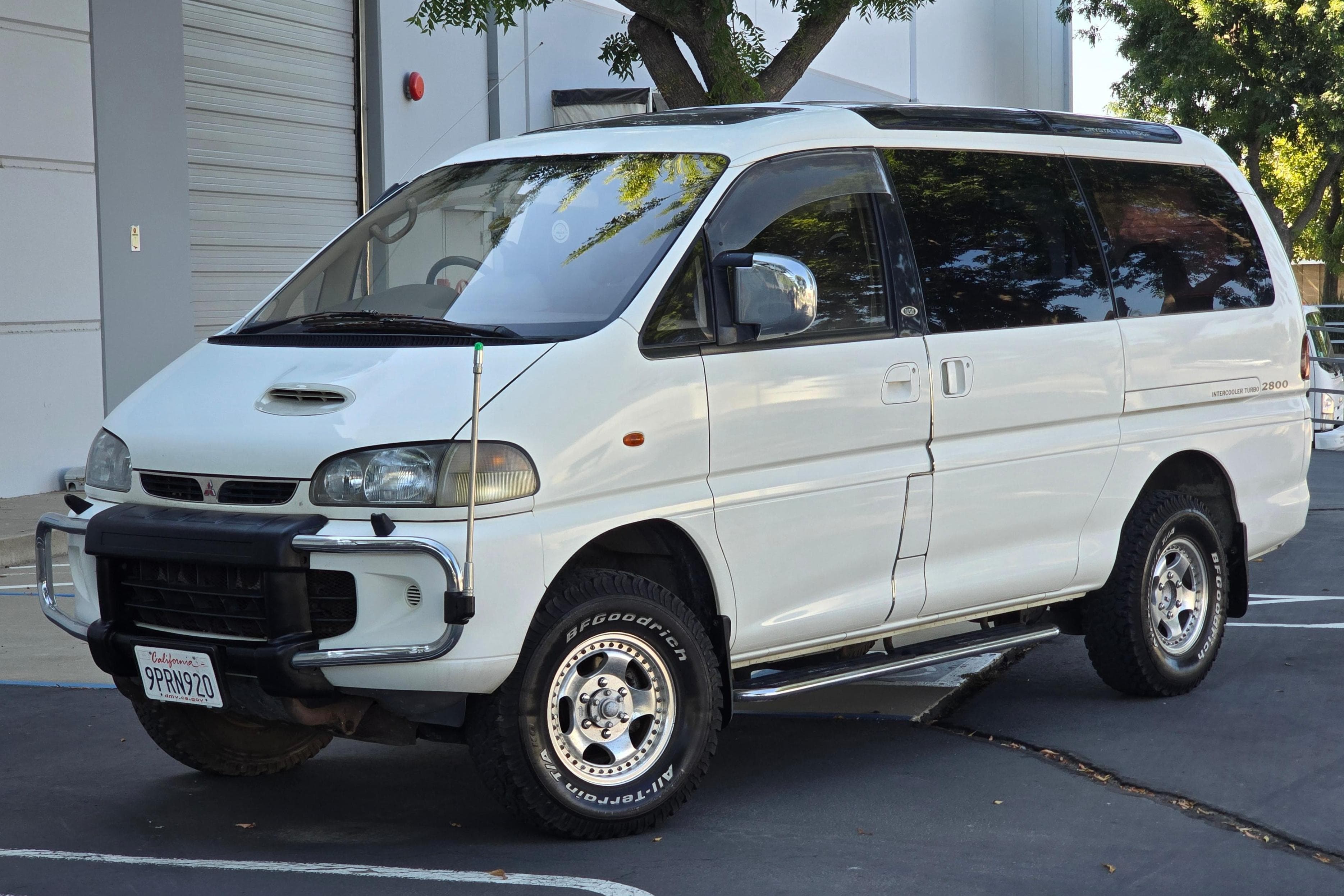 1994 Mitsubishi Delica sold for $10,099
