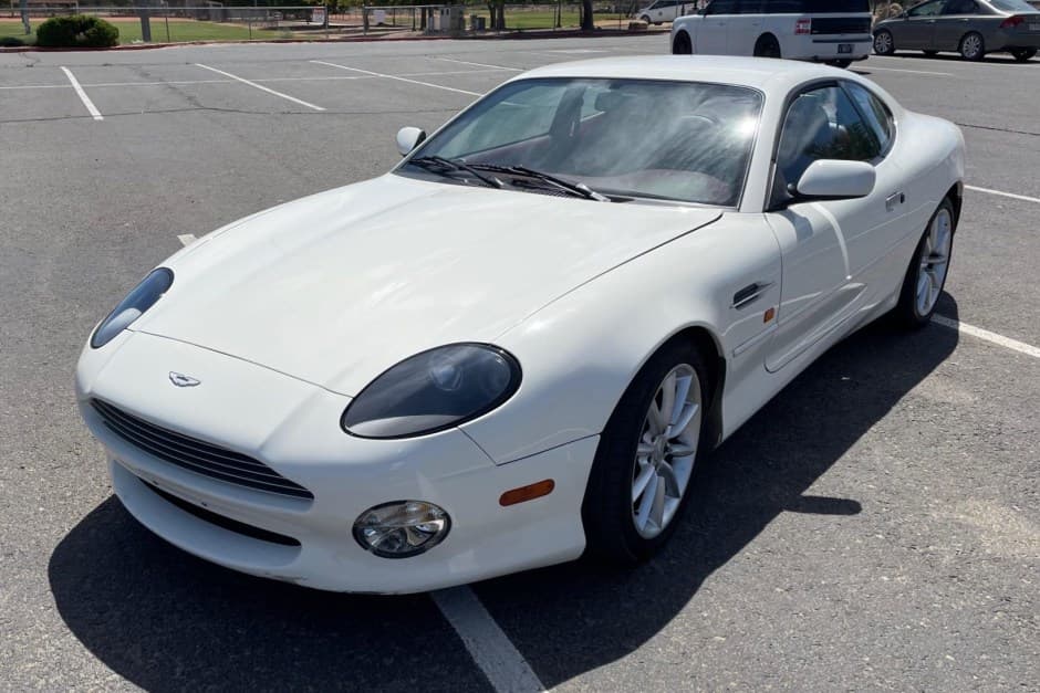 2000 Aston Martin DB7 sold for $19,000