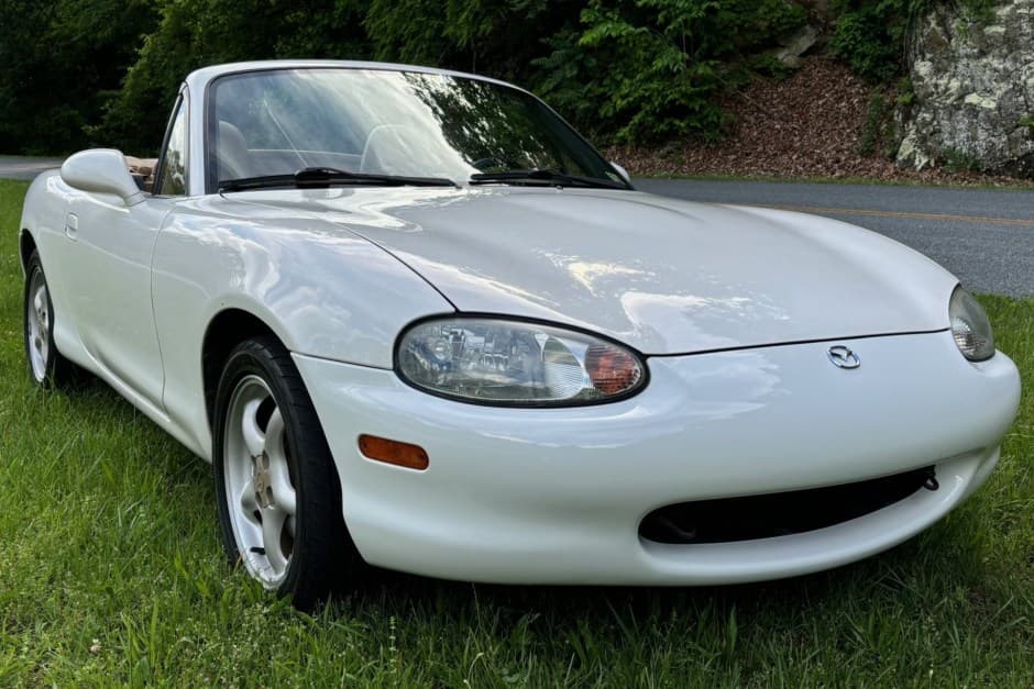 1999 Mazda NB MX-5 Miata sold for $8,963