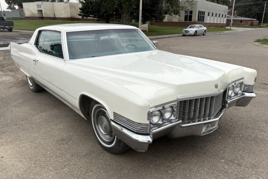 1970 Cadillac DeVille sold for $6,100