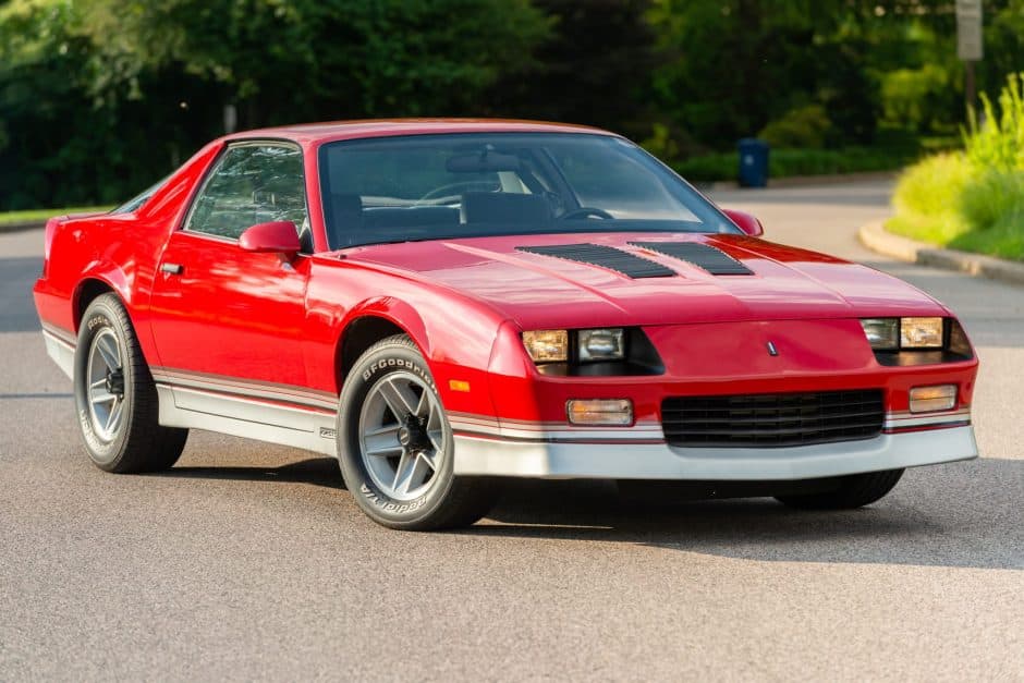 1986 Chevrolet Camaro 3rd Generation 1982-1992 sold for $12,250