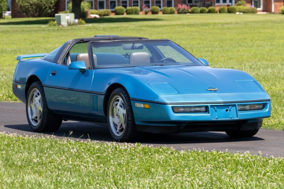1988 Chevrolet Corvette C4 Coupe (1984-1991) sold for $10,250