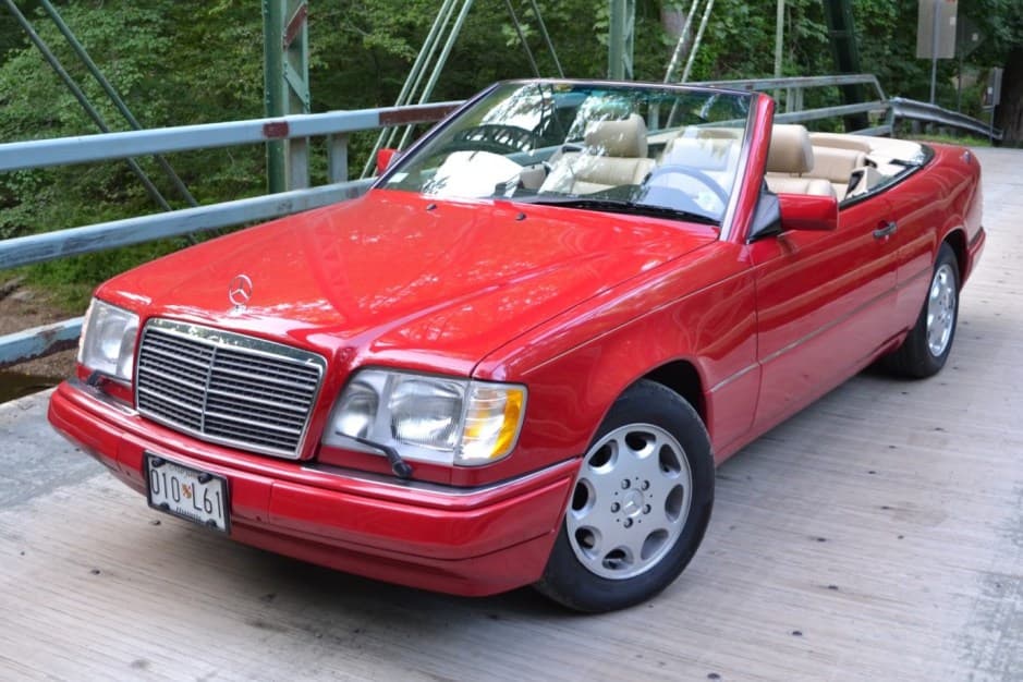 1995 Mercedes-Benz W124 E-Class sold for $19,250