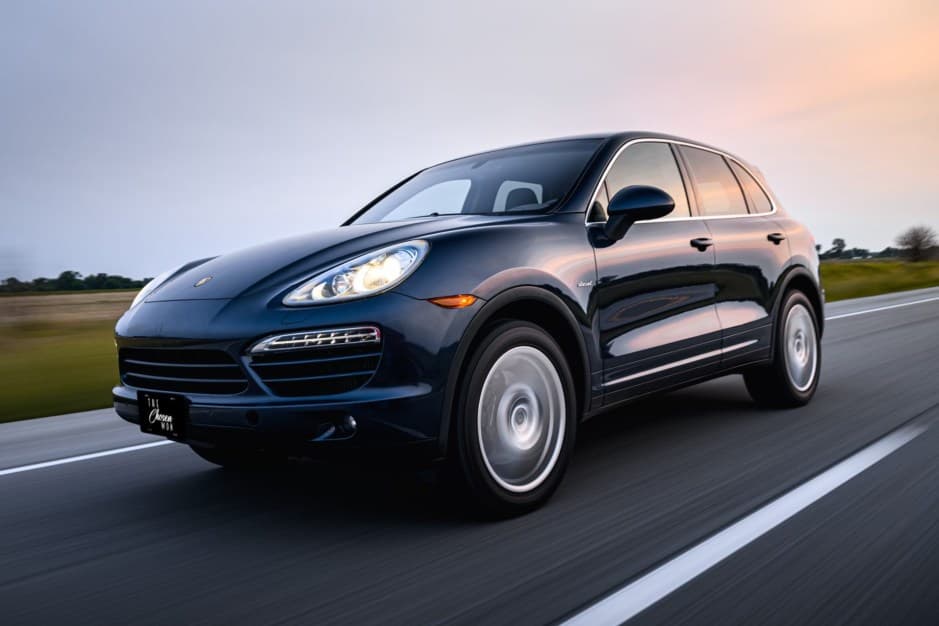 2013 Porsche 958 Cayenne (2011-2018) sold for $11,208