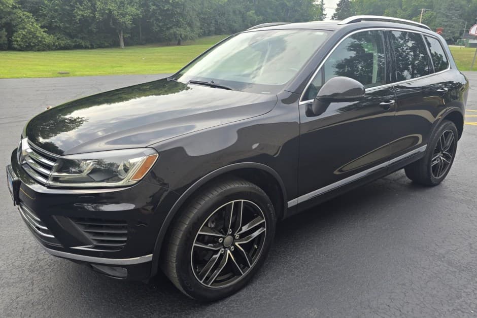 2016 Volkswagen Touareg sold for $19,750