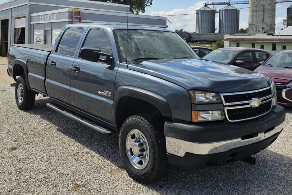 2006 Chevrolet Silverado GMT800 Heavy Duty (2000-2007) sold for $21,250