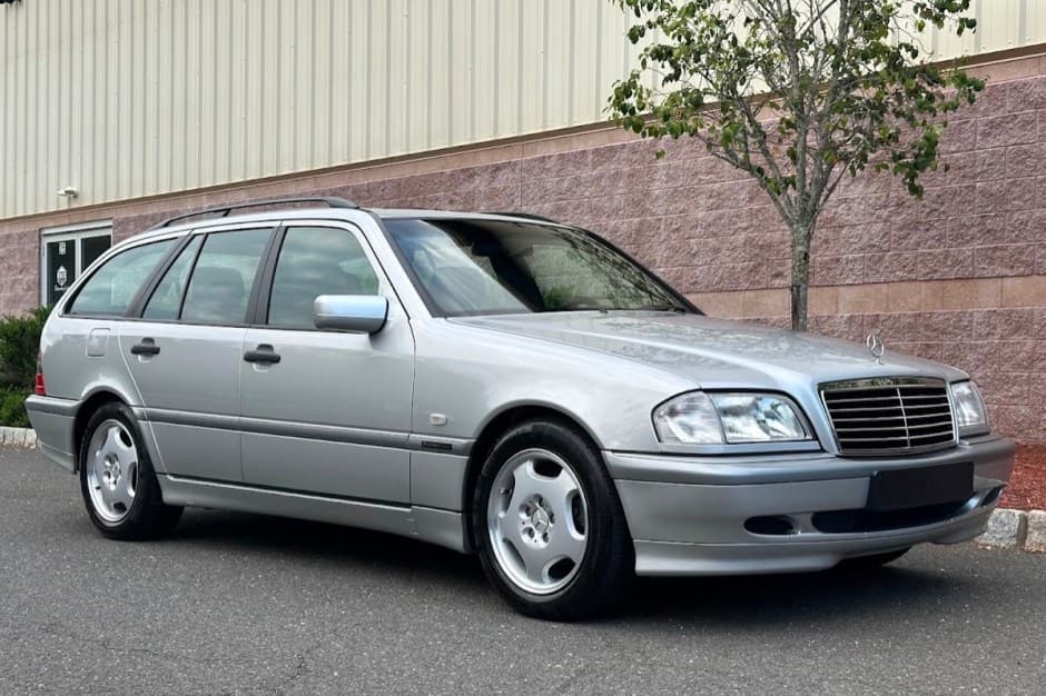 2000 Mercedes-Benz W202 C-Class sold for $34,000