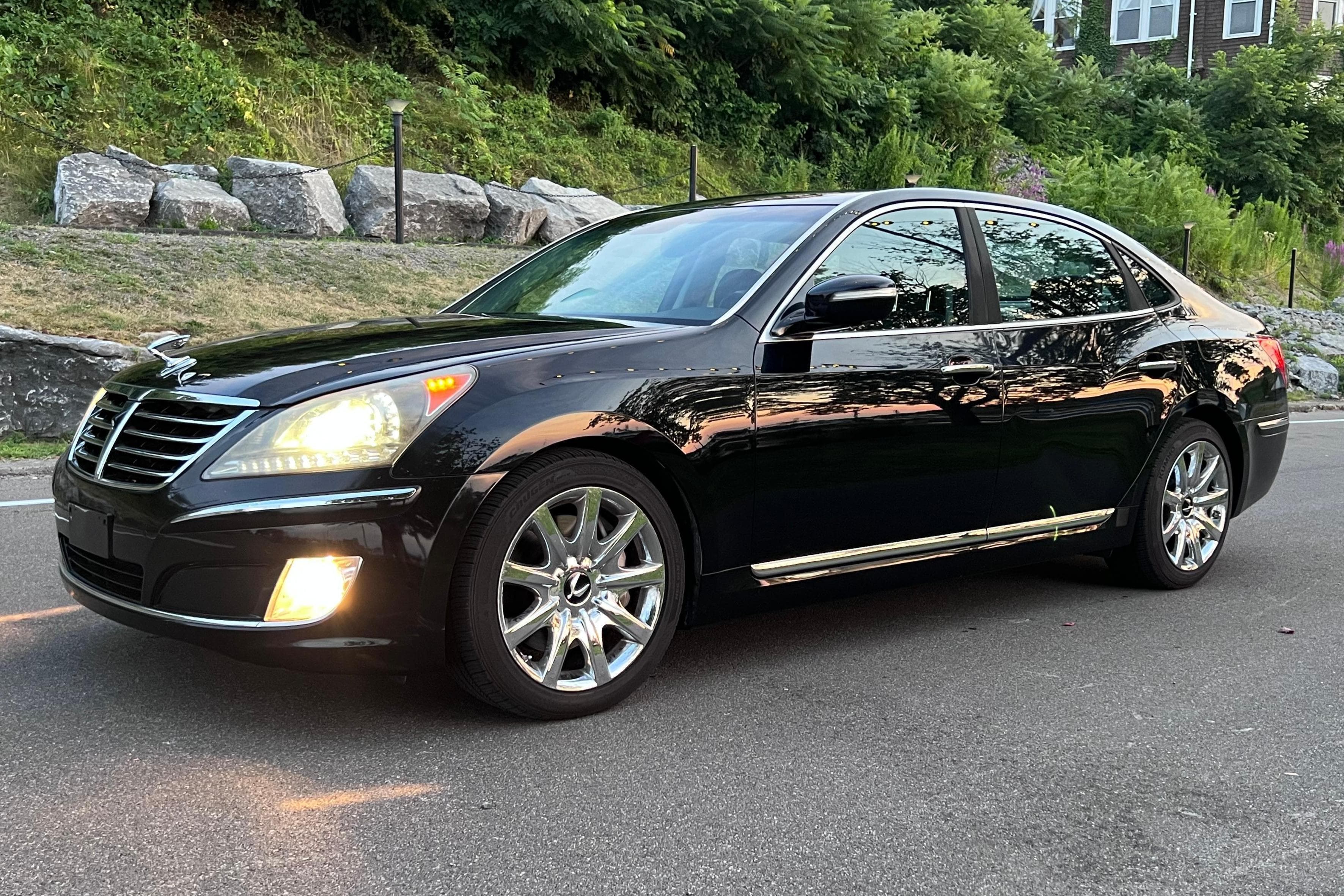 2012 Hyundai Equus sold for $9,100