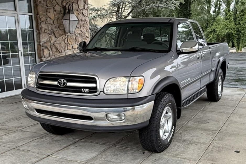 2000 Toyota Tundra (XK30/XK40 2000-2006) sold for $16,750