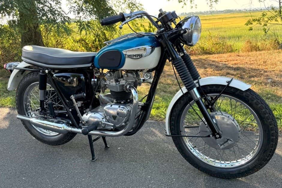 1966 Triumph Trophy sold for $9,300