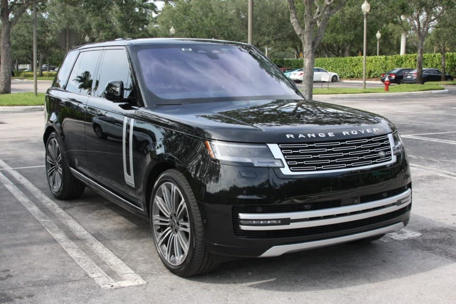 2023 Land Rover Range Rover L460 sold for $106,500