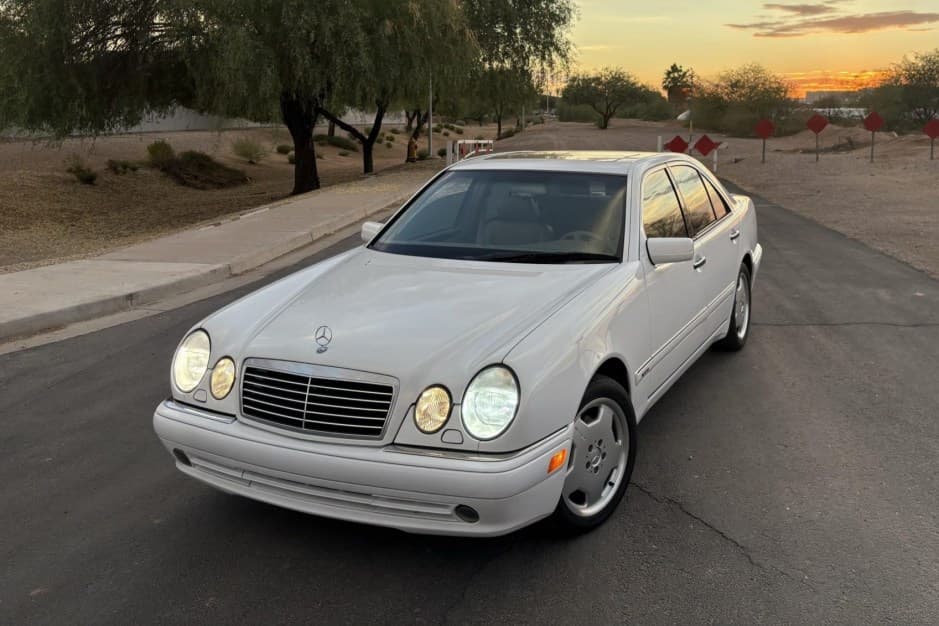 1997 Mercedes-Benz W210 E-Class sold for $13,850