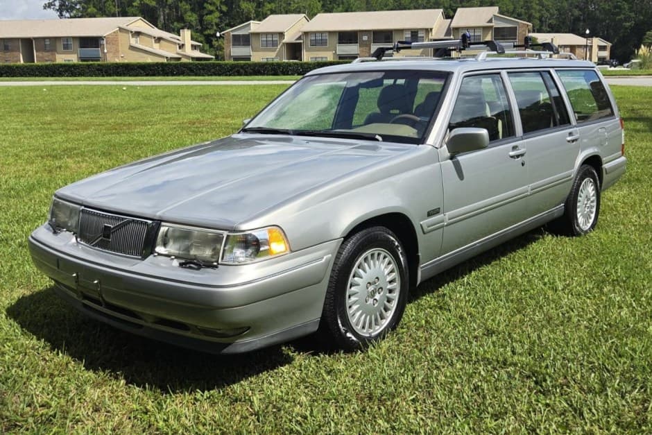 1997 Volvo 900-Series sold for $9,000