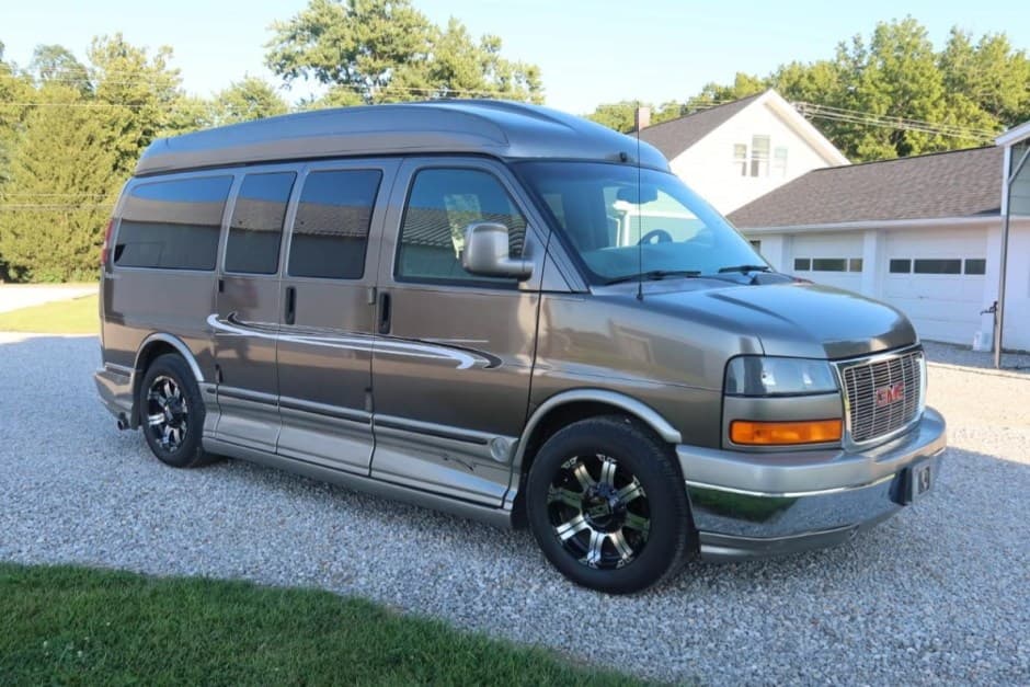 2004 GMC Van sold for $21,750
