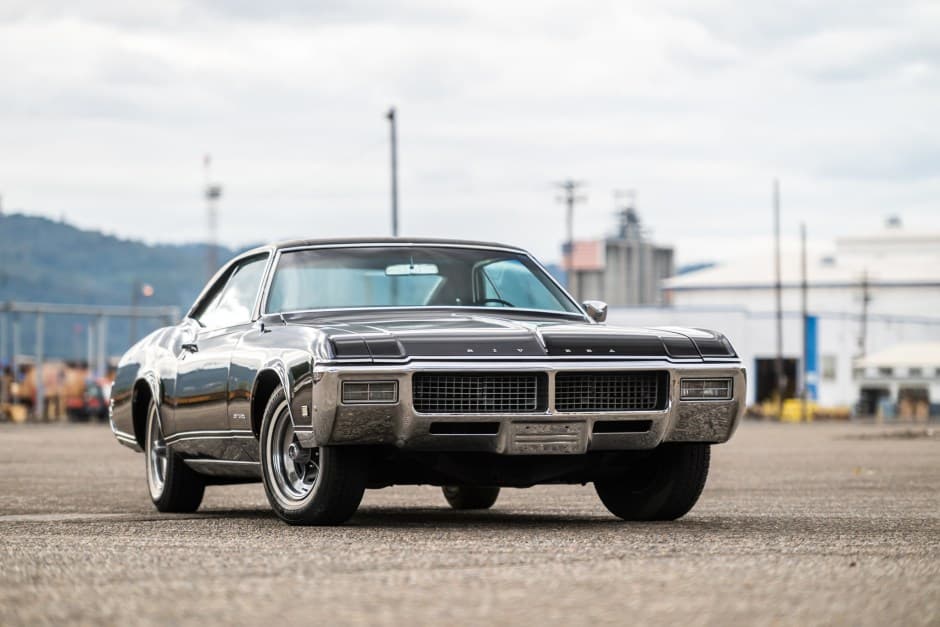 1968 Buick Riviera sold for $10,500