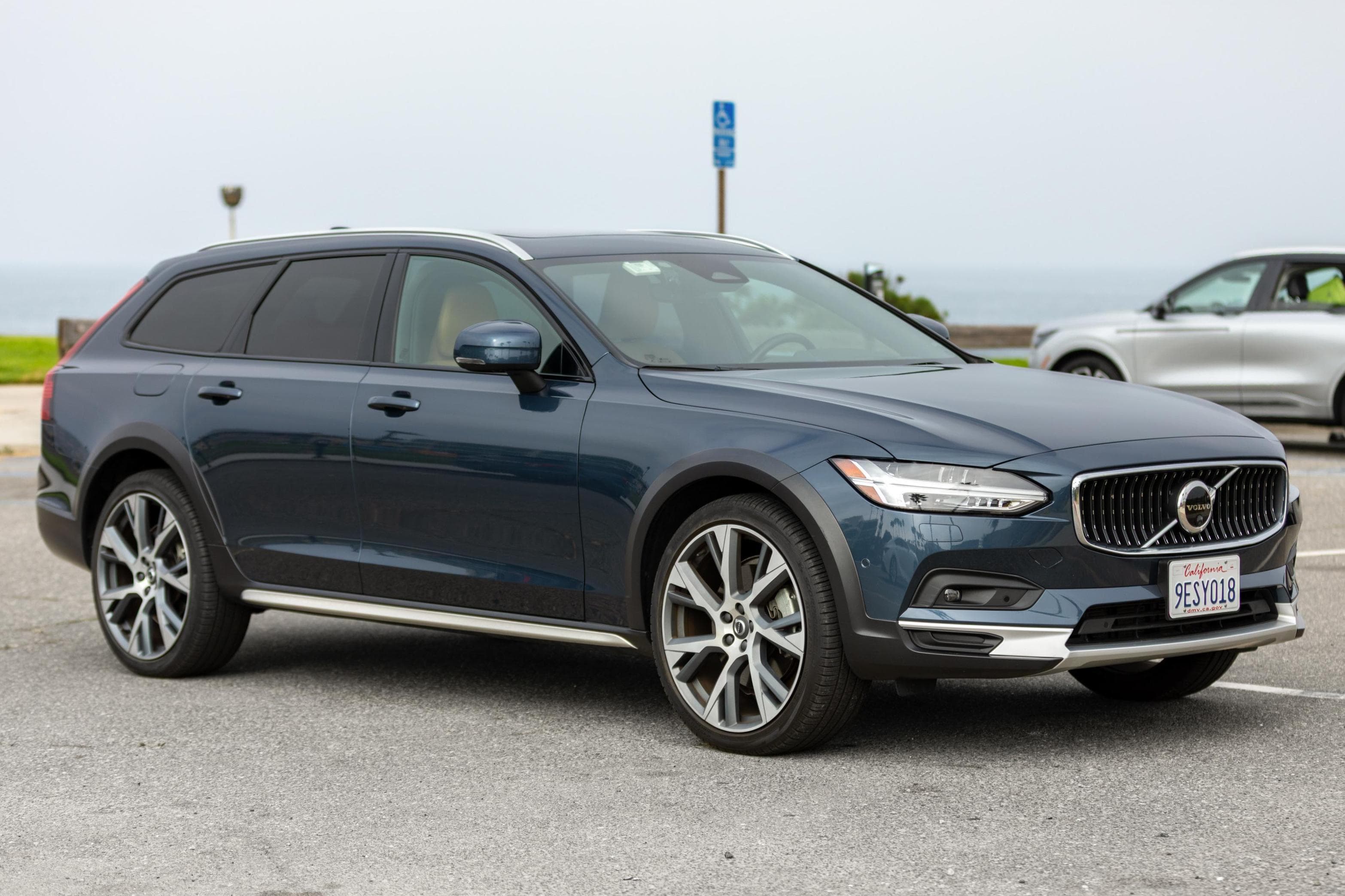 2022 Volvo V90 sold for $45,250