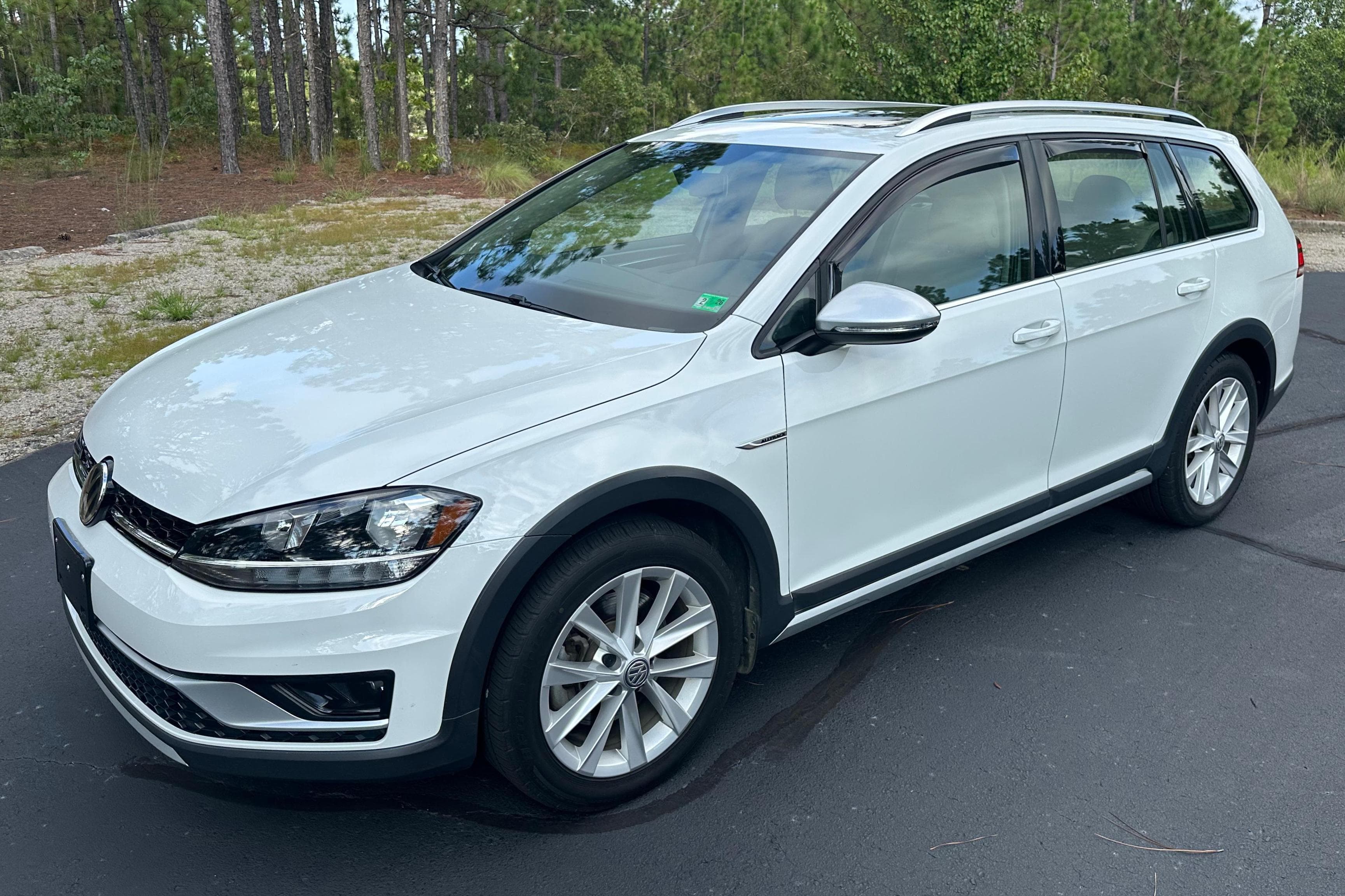 2019 Volkswagen Golf sold for $18,250