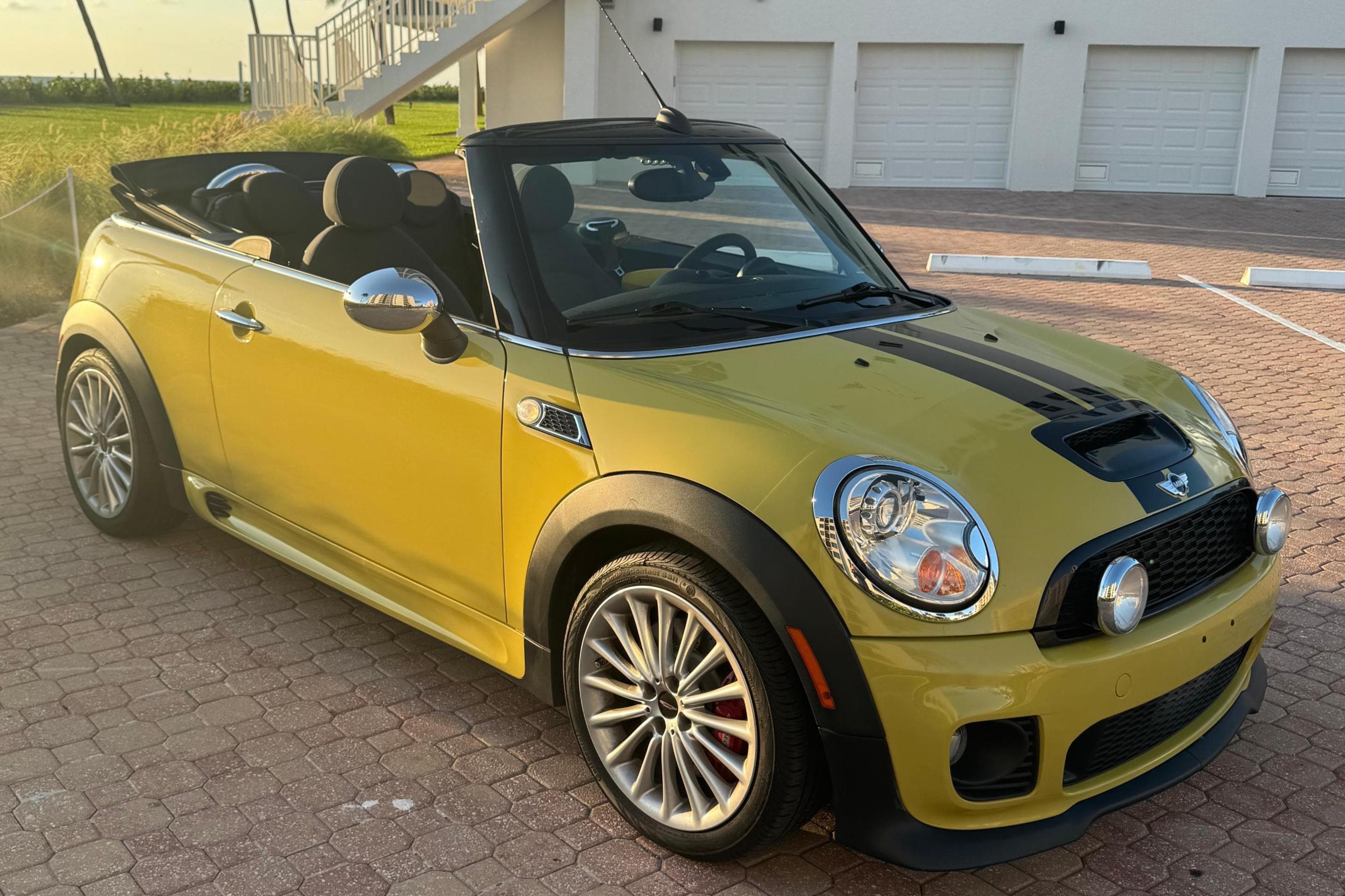 2010 MINI Cooper sold for $11,500