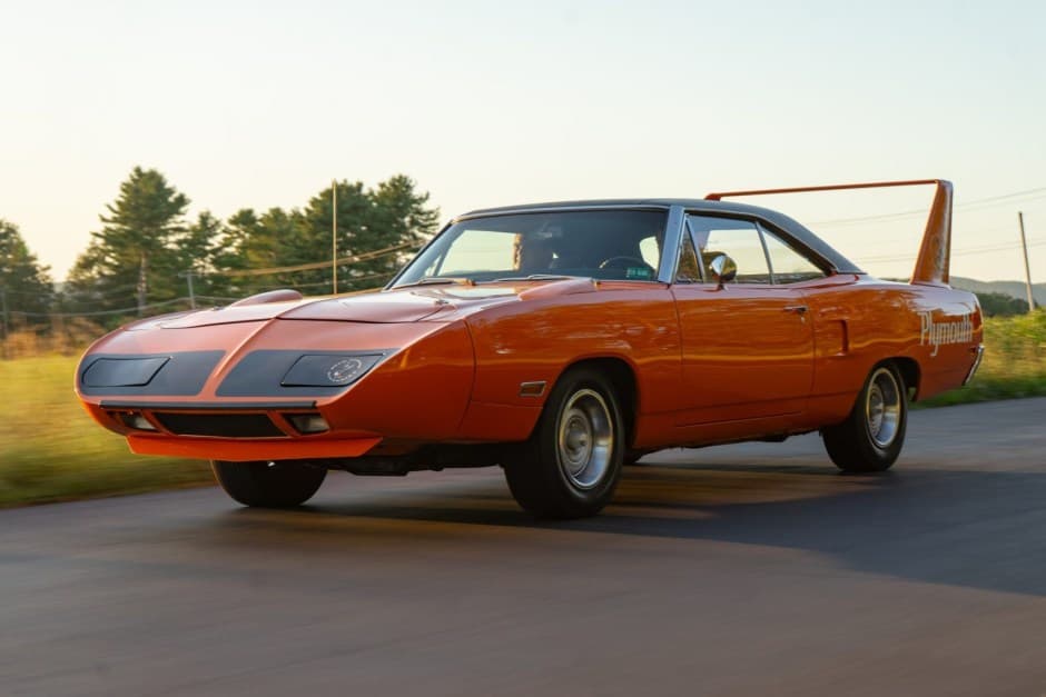 1970 Plymouth Superbird & Dodge Charger Daytona sold for $286,000