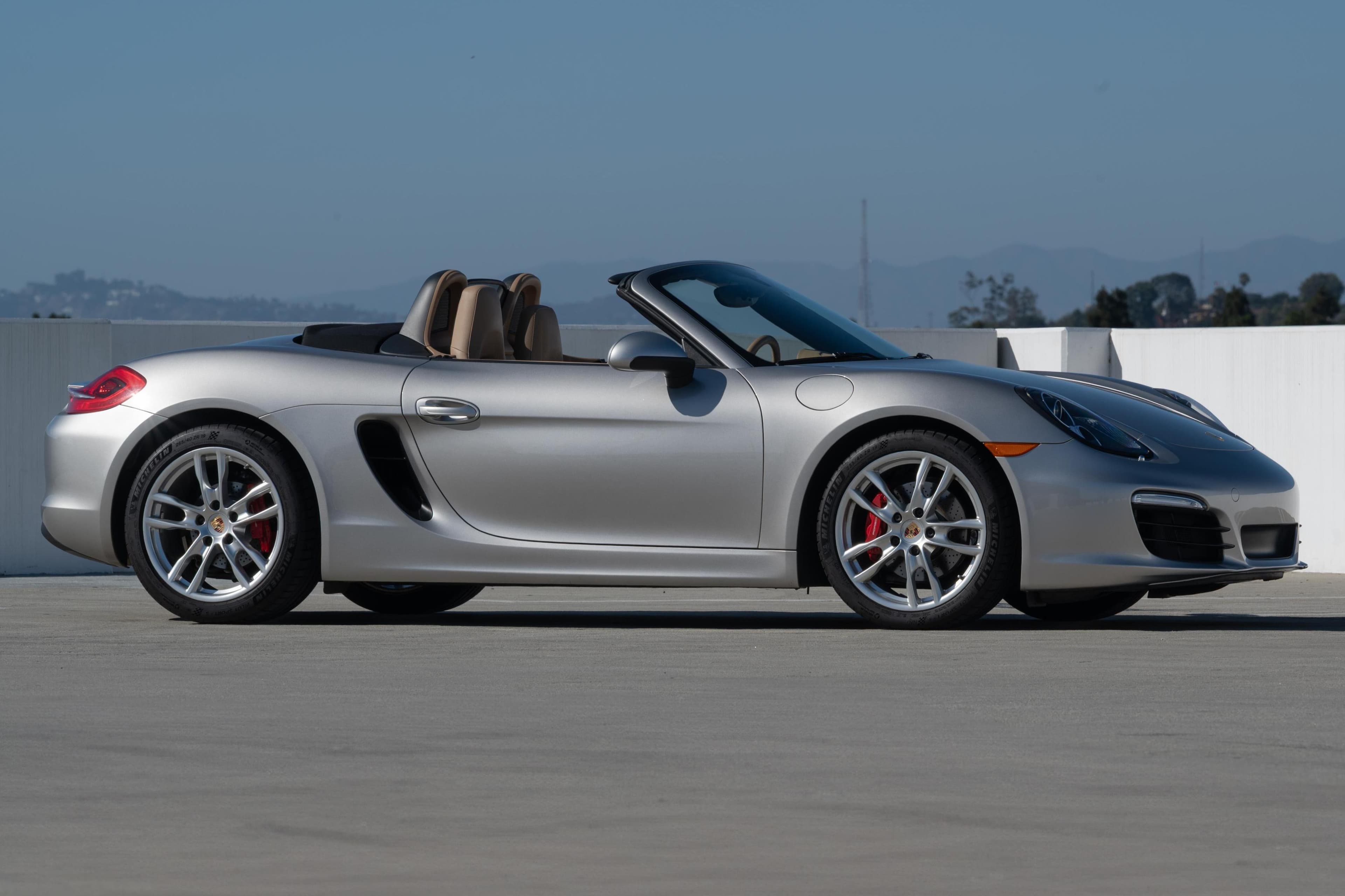 2013 Porsche 981 Boxster sold for $47,150