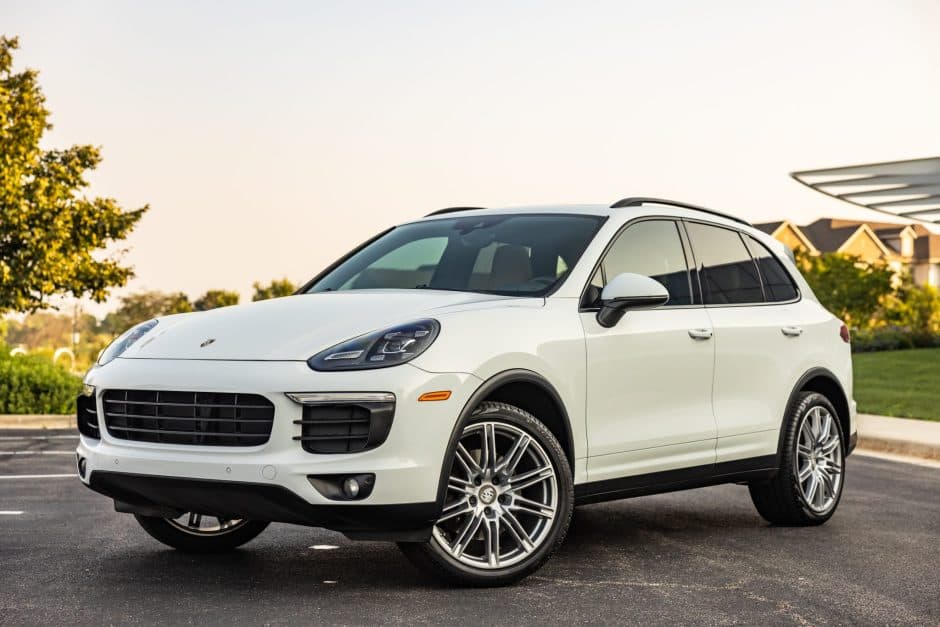 2016 Porsche 958 Cayenne (2011-2018) sold for $20,000