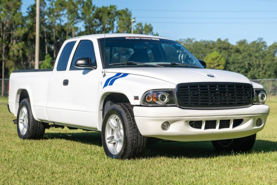 1997 Dodge Dakota (1997-2004) sold for $6,300