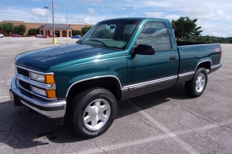 1998 Chevrolet C/K GMT400 (1988-2002) sold for $15,000