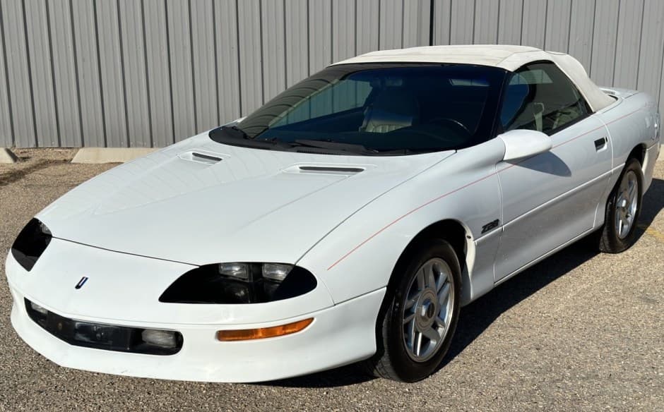 1997 Chevrolet Camaro 4th Generation 1993-2002 sold for $5,350
