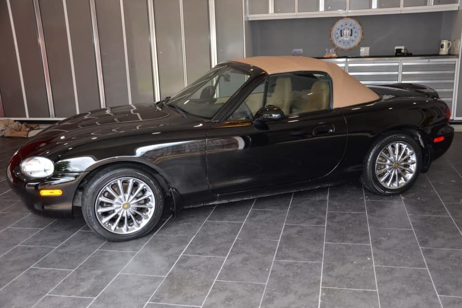 1999 Mazda NB MX-5 Miata sold for $10,200