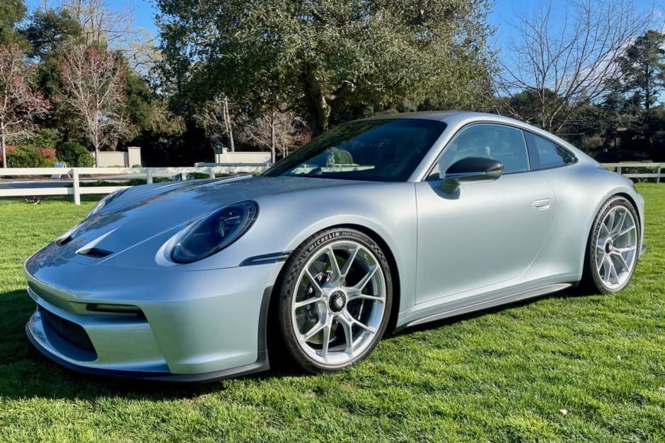 2022 Porsche 992 GT3 sold for $280,005