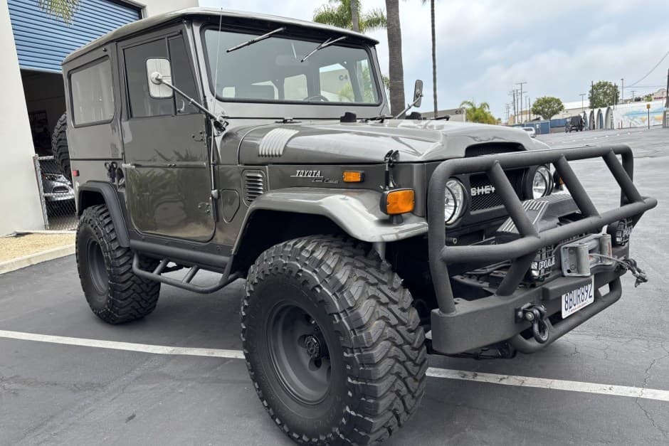 1971 Toyota Land Cruiser FJ40 sold for $25,250