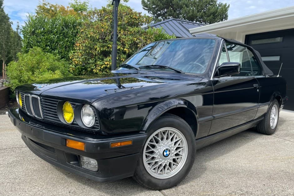 1992 BMW E30 3-Series Convertible sold for $10,925