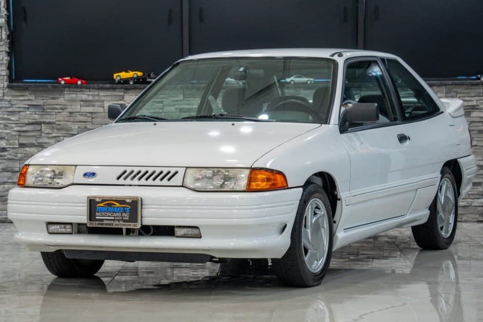 1992 Ford  sold for $9,000
