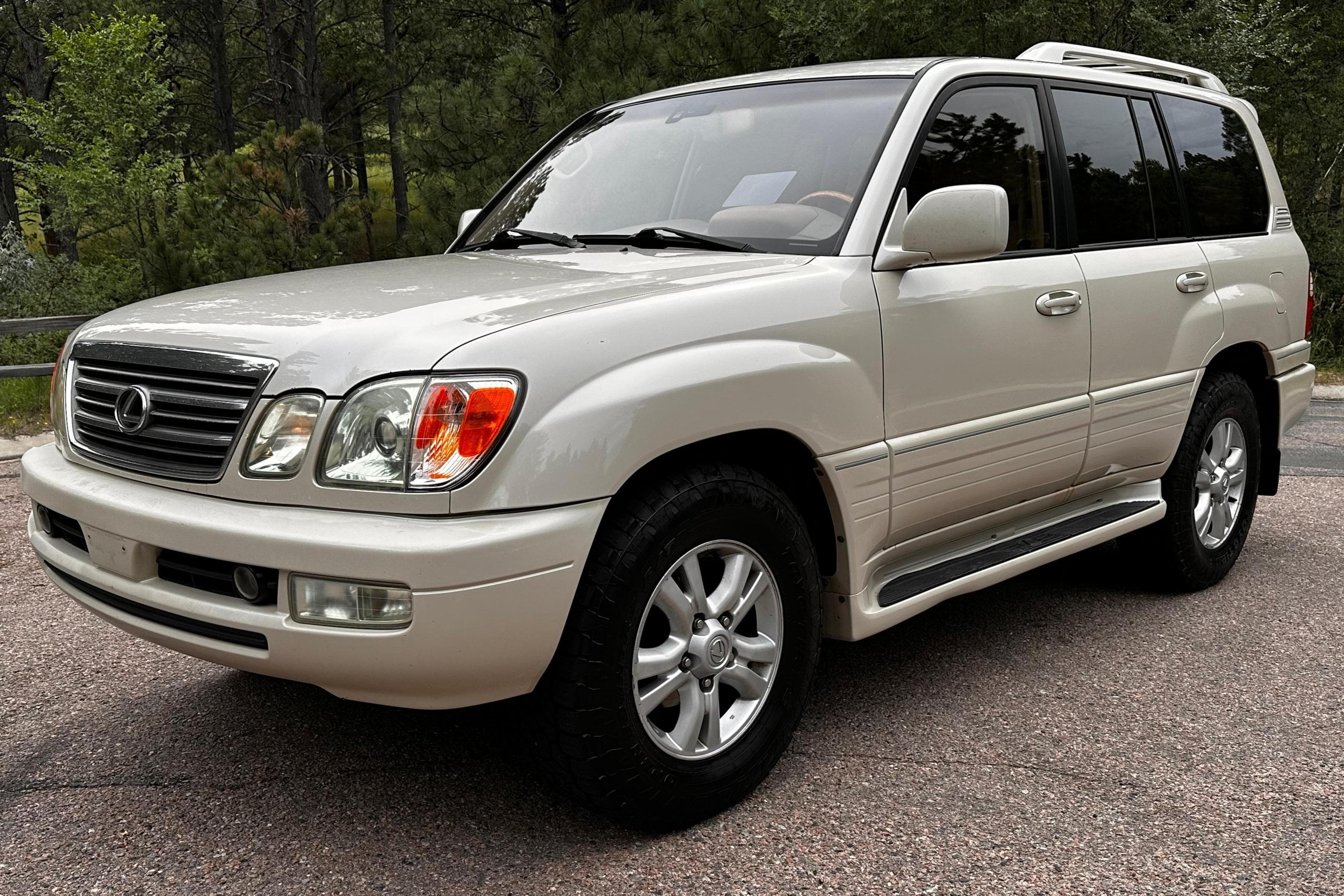 2003 Lexus LX sold for $8,200