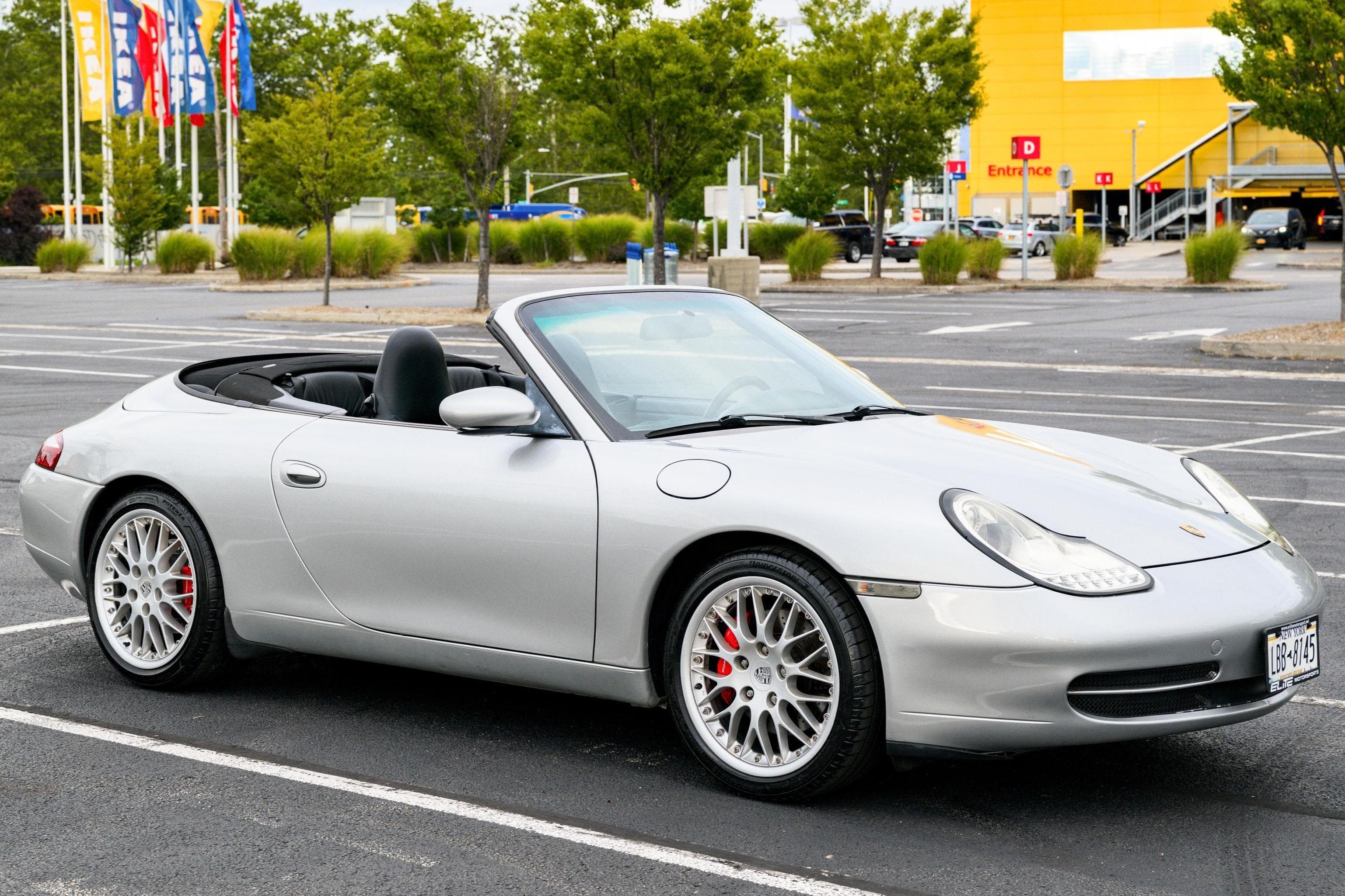 1999 Porsche 996 911 sold for $18,500
