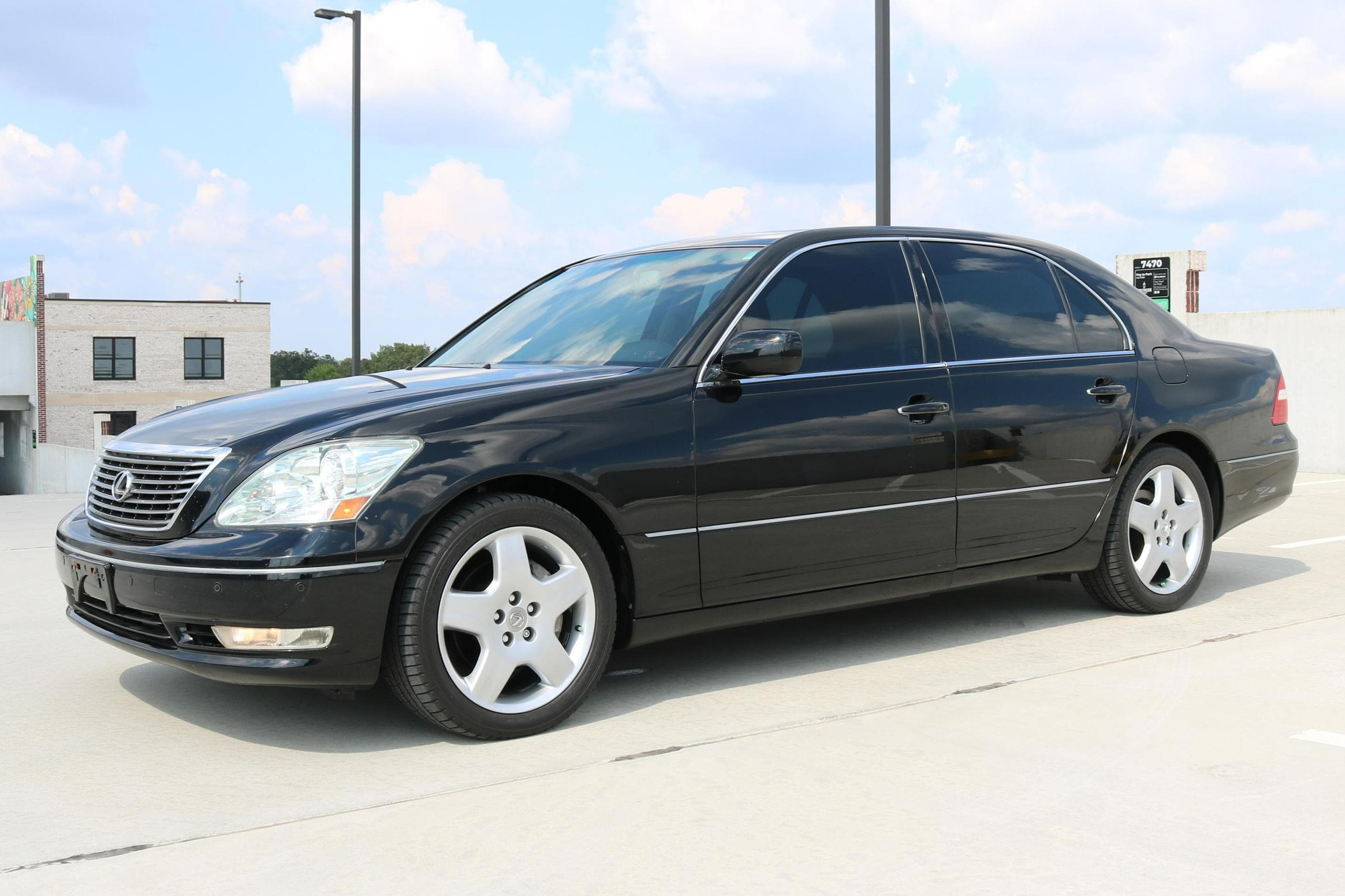 2006 Lexus LS sold for $10,800