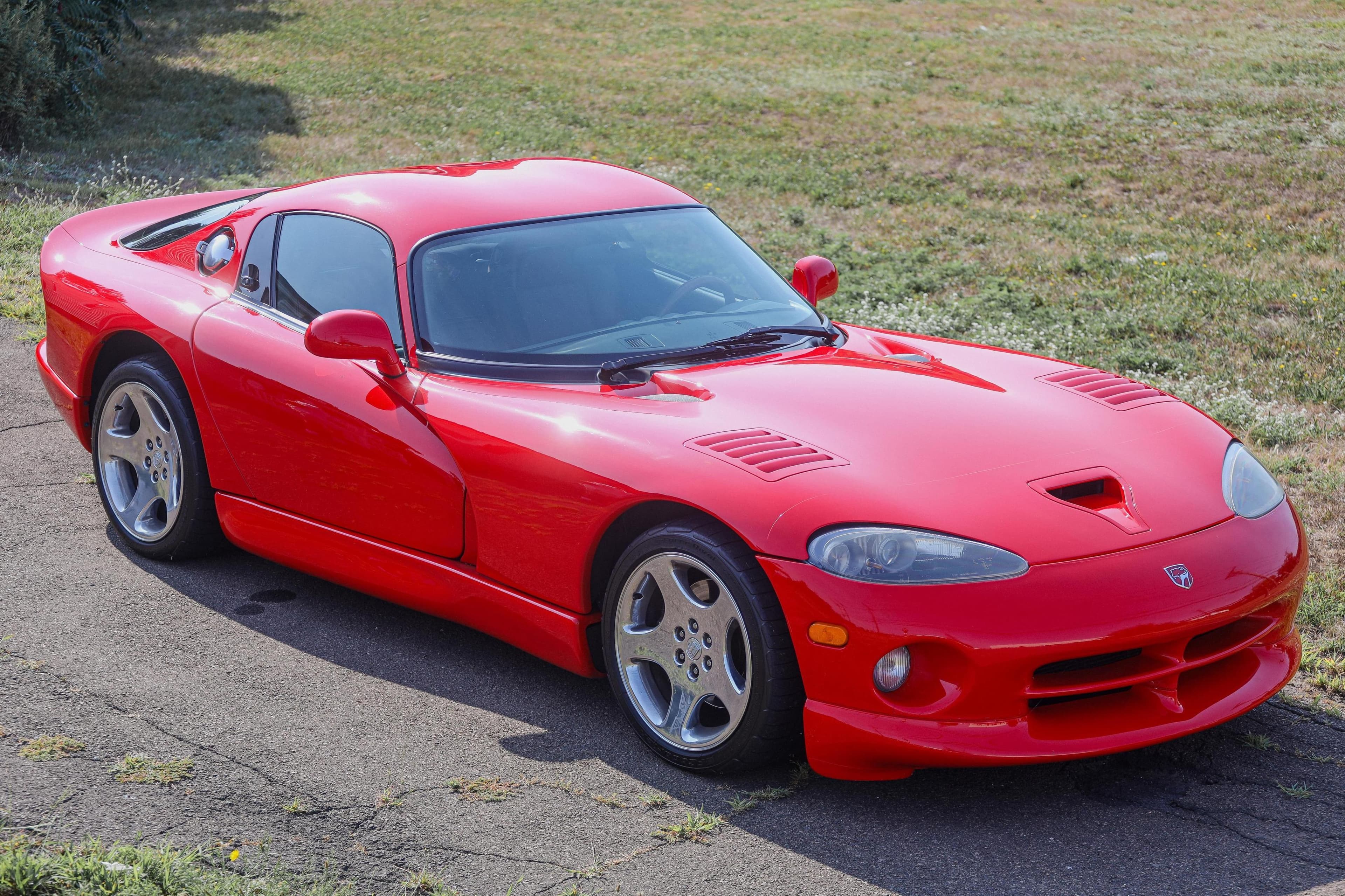 2001 Dodge Viper sold for $53,500
