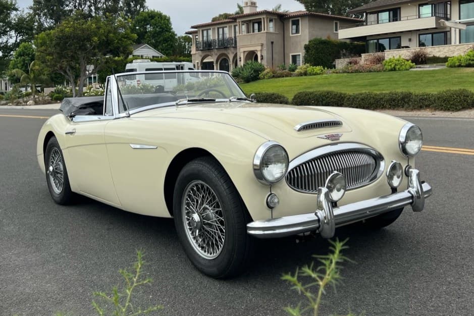 1963 Austin-Healey 3000 sold for $38,000
