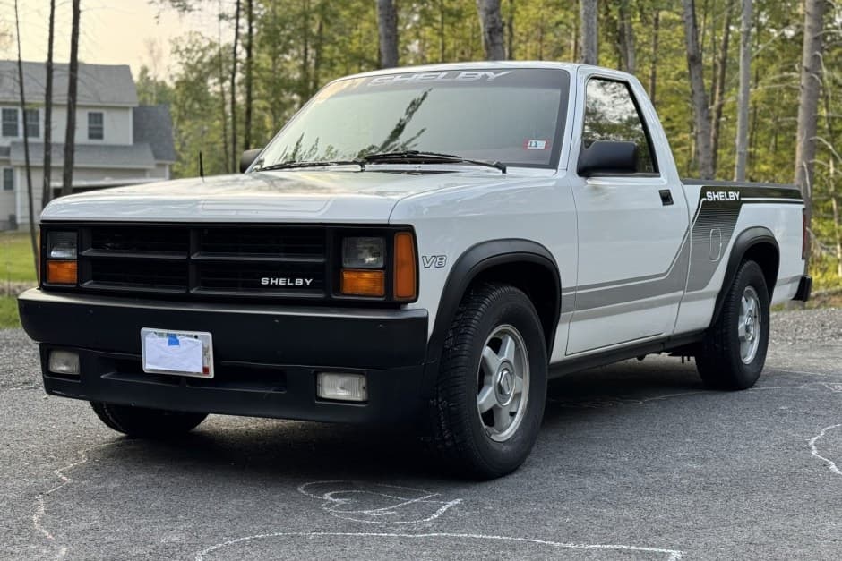 1989 Dodge Dakota (1987-1996) sold for $13,018