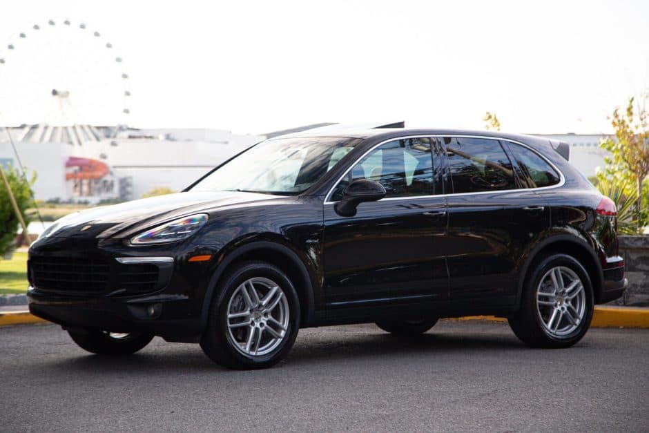 2015 Porsche 958 Cayenne (2011-2018) sold for $19,250