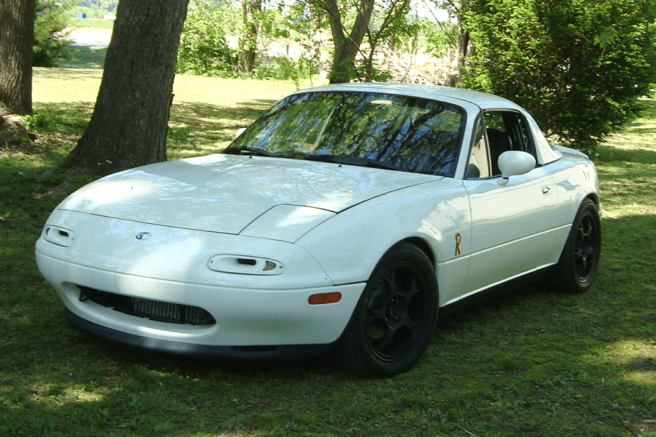 1997 Mazda NA MX-5 Miata sold for $17,500